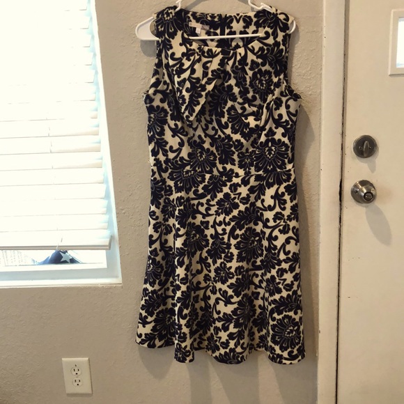 Party dress - Picture 1 of 3